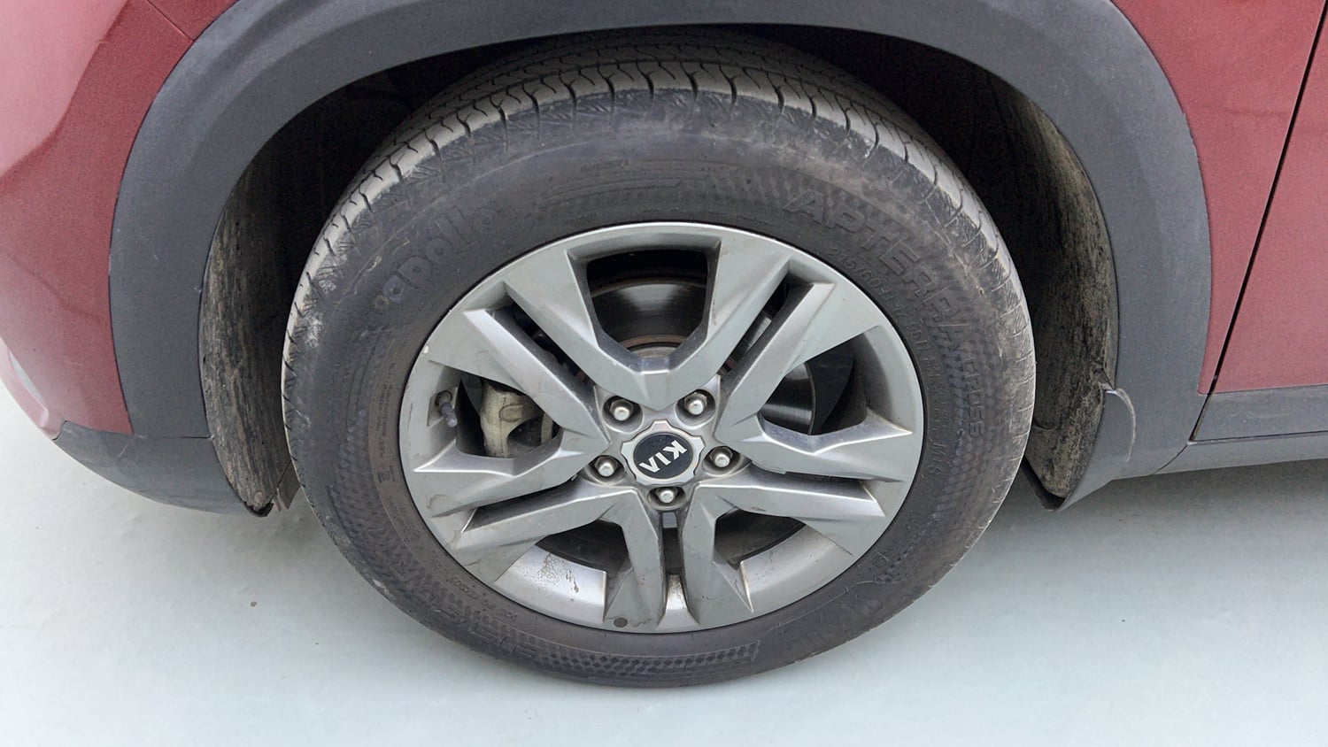 Used 2020 kia Seltos HTX IVT 1.5 Petrol Automatic tyres LEFT FRONT TYRE RIM VIEW
