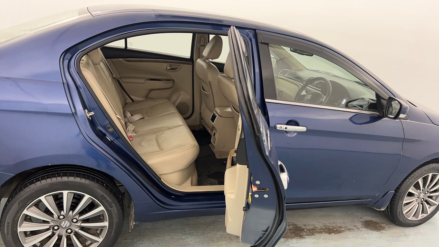 Used 2019 Maruti Suzuki Ciaz Alpha Hybrid 1.5 Petrol Manual interior RIGHT SIDE REAR DOOR CABIN VIEW