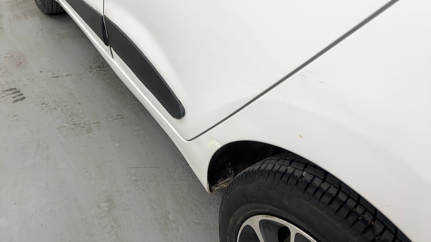 Used 2018 Hyundai Grand i10 Sportz (O) AT 1.2 Kappa VTVT Petrol Automatic dents MINOR SCRATCH