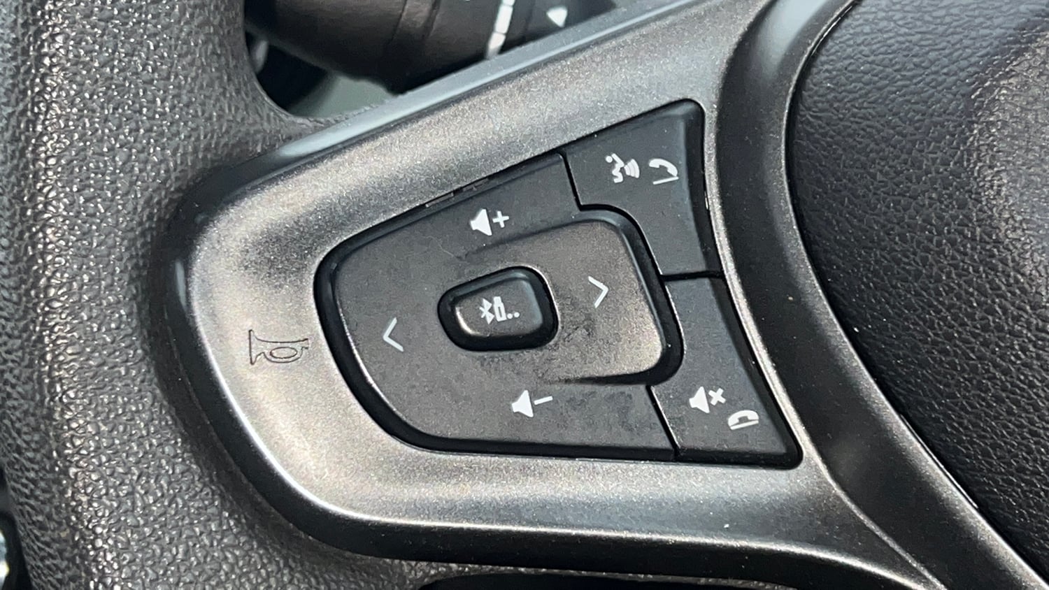 Used 2022 Tata Punch Adventure MT Petrol Manual top_features Steering mounted controls