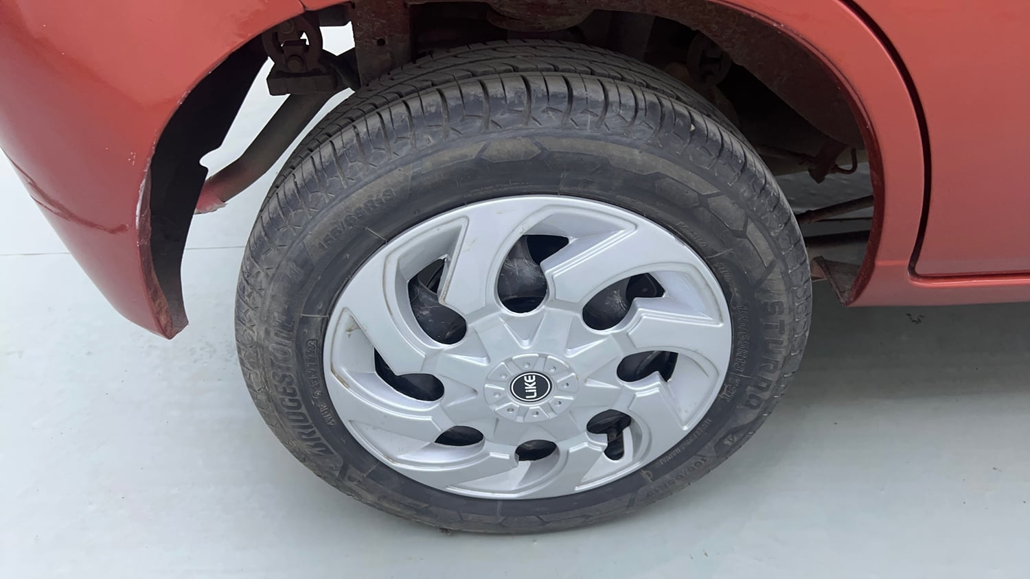 Used 2013 Maruti Suzuki Alto K10 VXi Petrol Manual tyres RIGHT REAR TYRE RIM VIEW