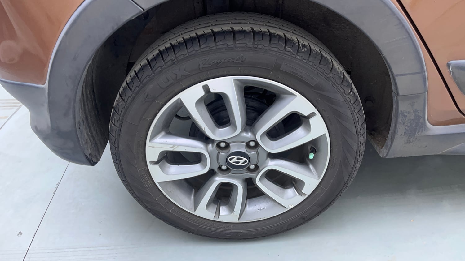 Used 2018 Hyundai i20 Active 1.2 SX Petrol Manual tyres RIGHT REAR TYRE RIM VIEW