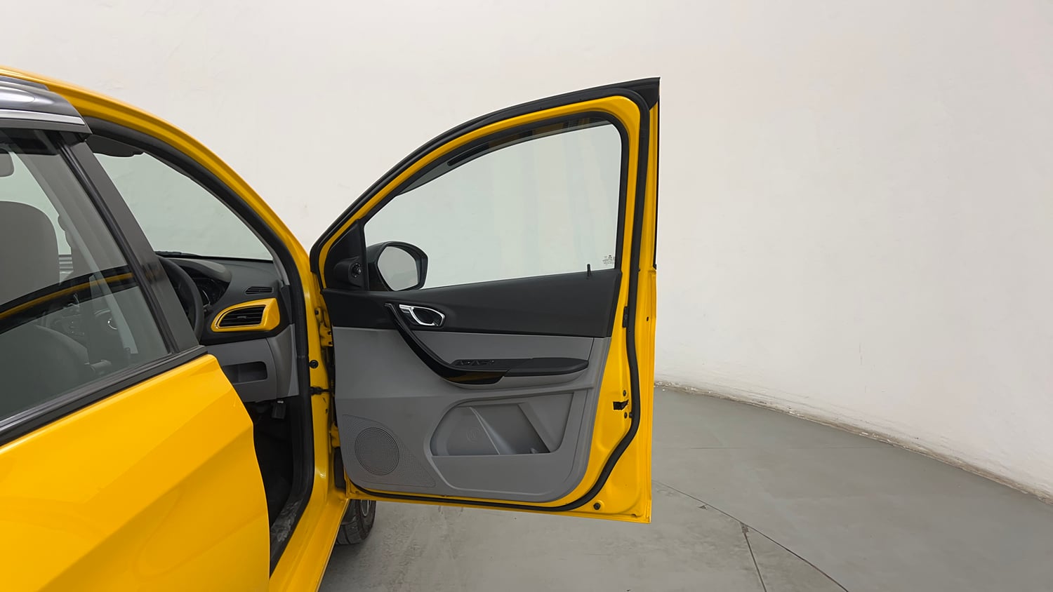Used 2020 Tata Tiago XZA Plus Petrol Automatic interior RIGHT FRONT DOOR OPEN VIEW