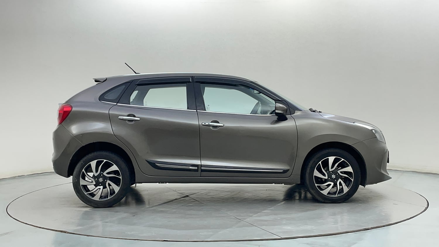Used 2021 Maruti Suzuki Baleno Zeta Automatic Petrol Automatic exterior RIGHT SIDE VIEW