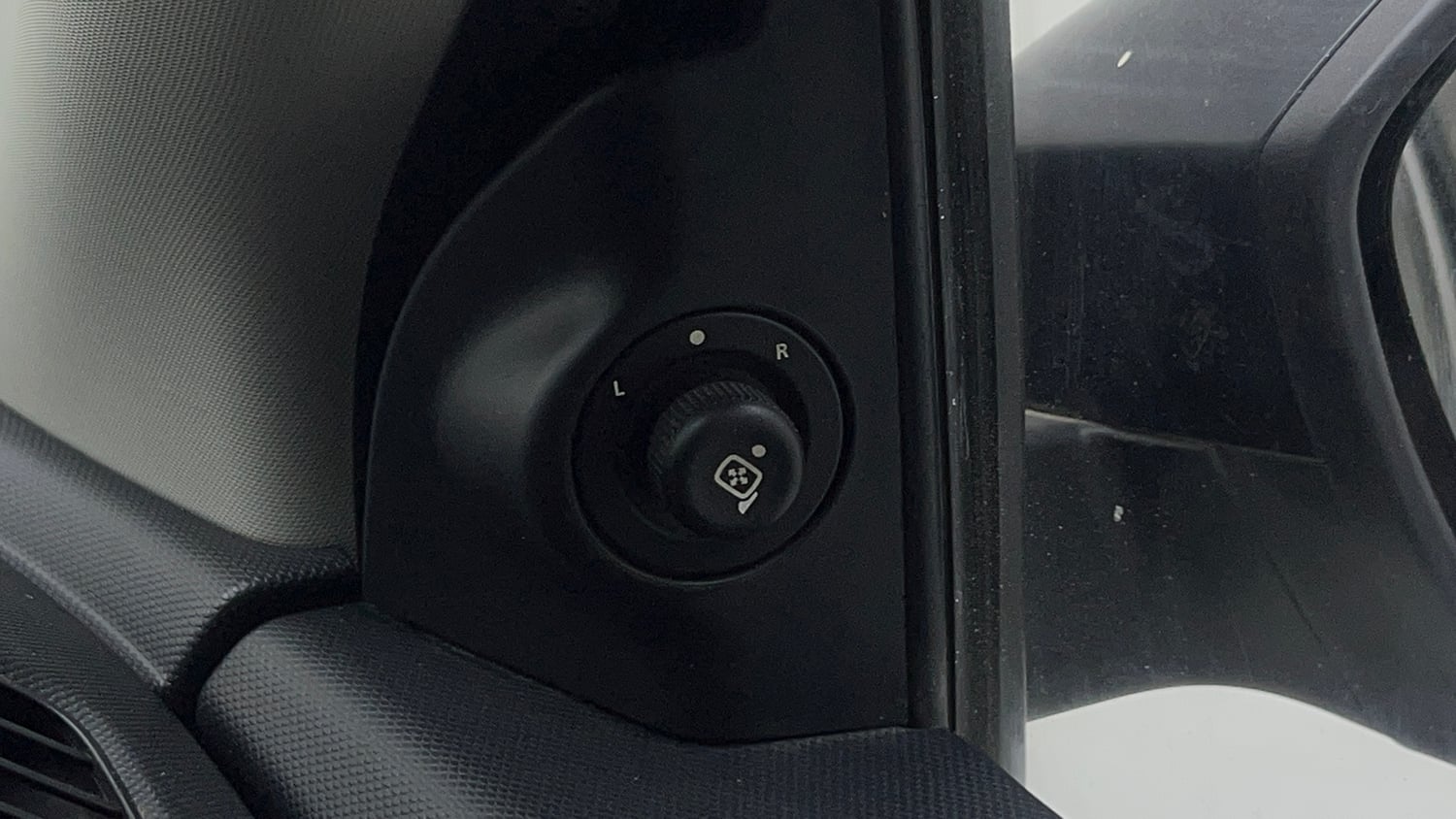 Used 2019 Tata Nexon XMA Petrol Petrol Automatic top_features Adjustable ORVM