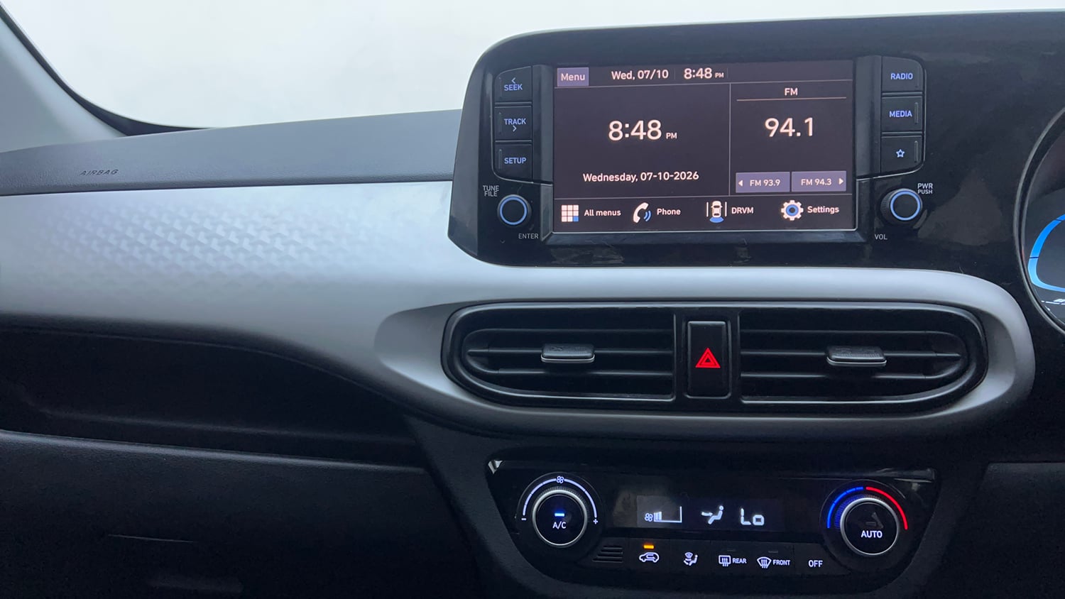 Used 2023 Hyundai Exter SX (O) 1.2 AMT Petrol Automatic interior MUSIC SYSTEM & AC CONTROL VIEW