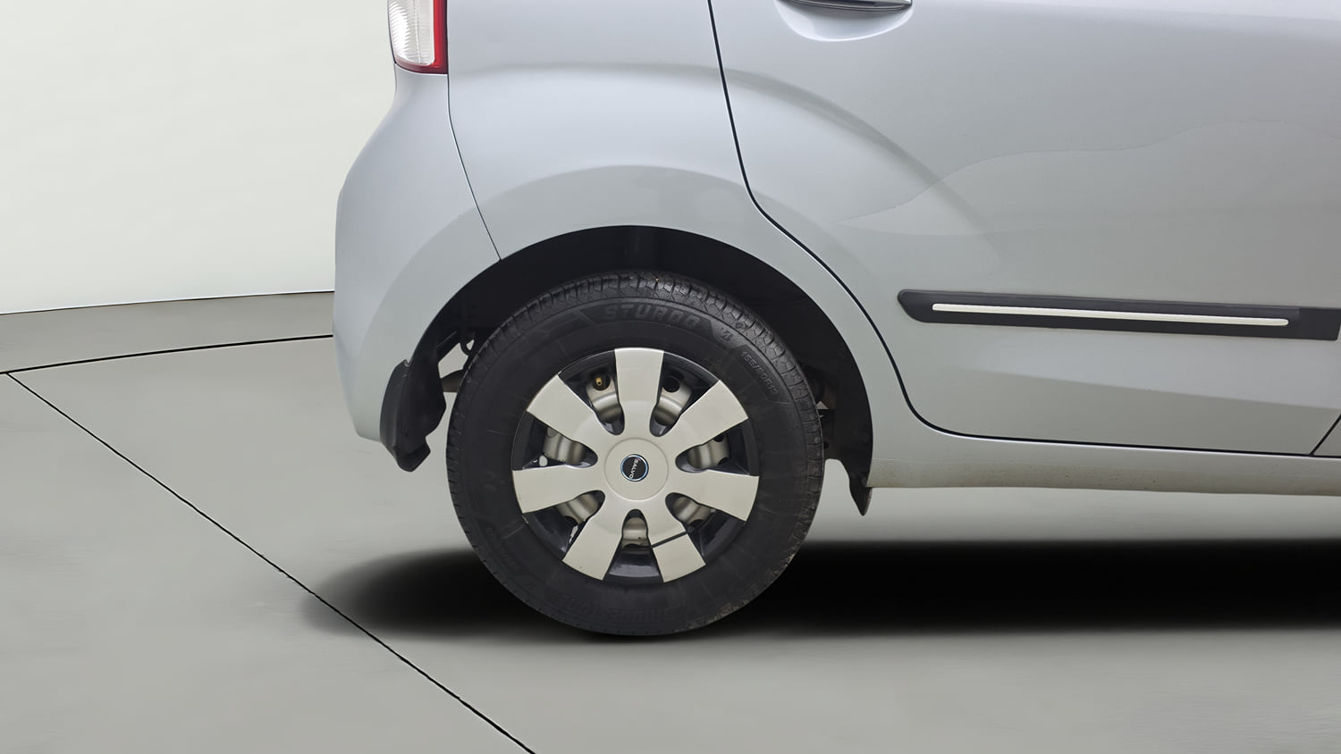 Used 2019 Hyundai Santro Magna Petrol Manual tyres RIGHT REAR TYRE RIM VIEW