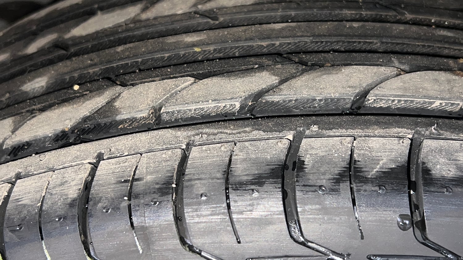 Used 2022 Tata Altroz XZ Plus Petrol Dark Edition Petrol Manual tyres LEFT REAR TYRE TREAD VIEW