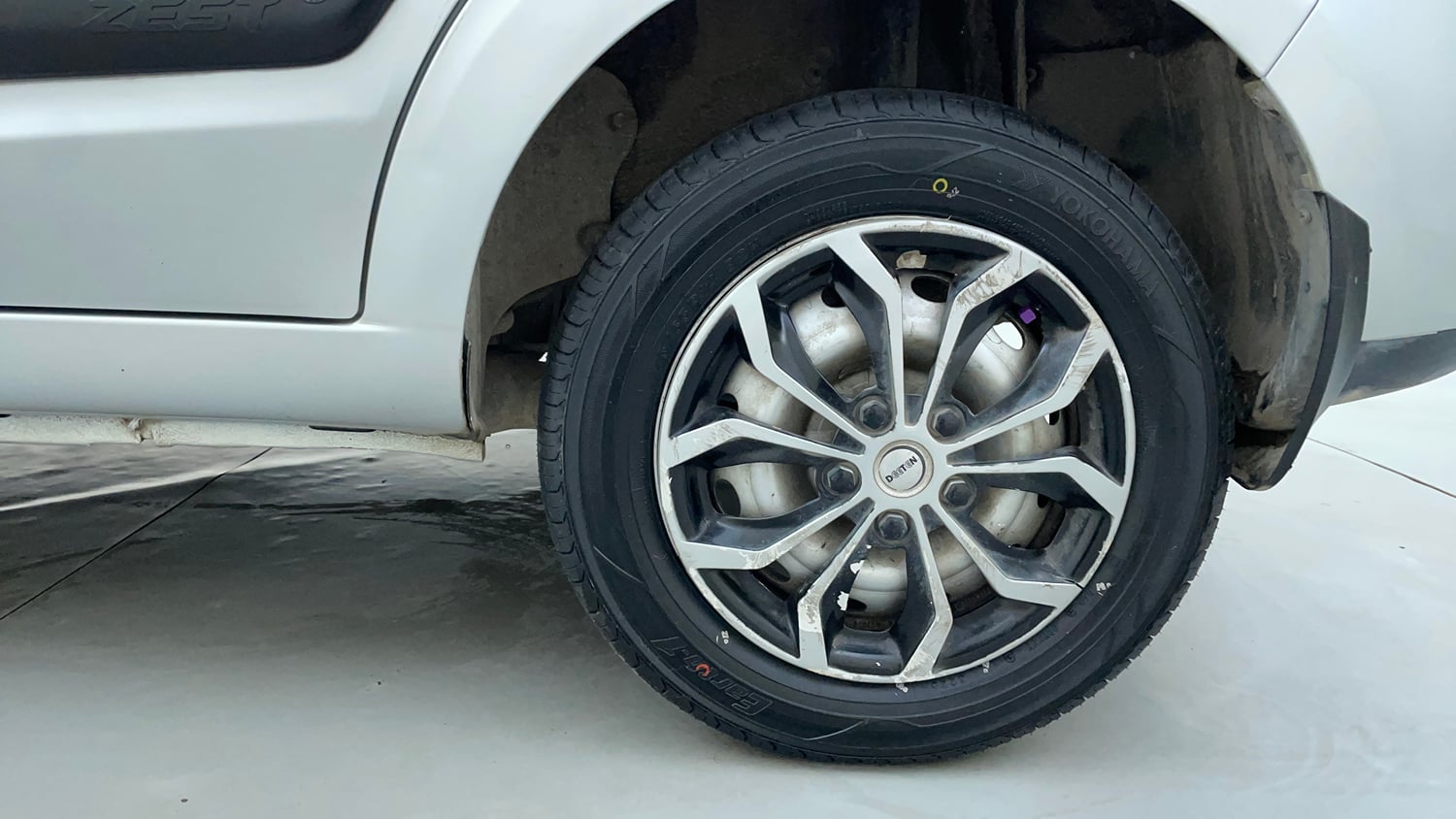 Used 2017 Tata Zest XE Petrol Petrol Manual tyres LEFT REAR TYRE RIM VIEW