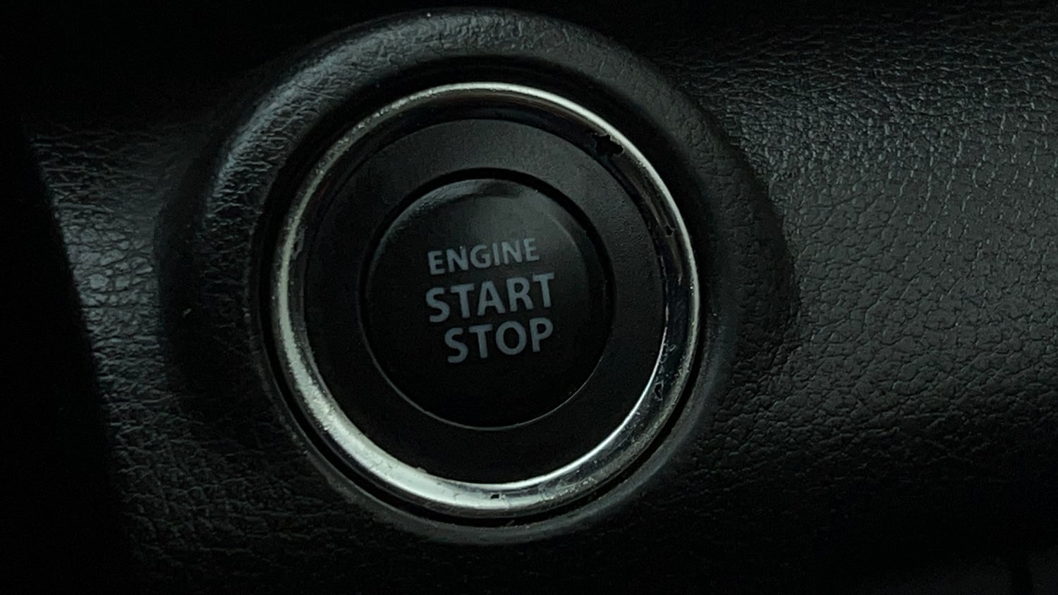 Used 2022 Maruti Suzuki XL6 Alpha Plus MT Petrol Petrol Manual top_features Keyless start