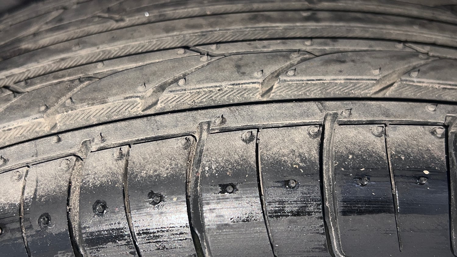 Used 2019 Hyundai Elite i20 Magna Plus 1.2 Petrol Manual tyres LEFT FRONT TYRE TREAD VIEW