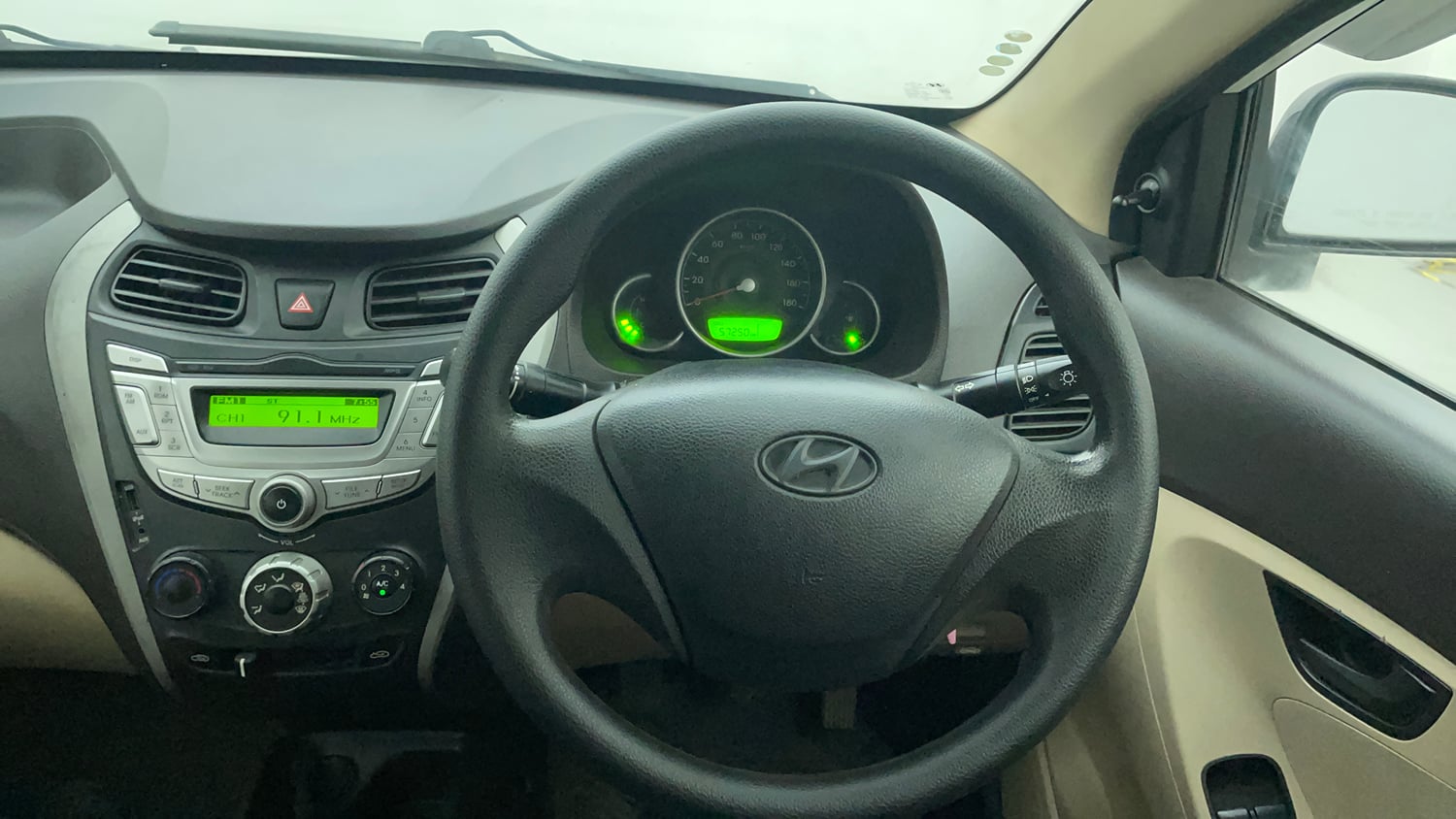 Used 2015 Hyundai Eon Magna + Petrol Manual interior STEERING VIEW