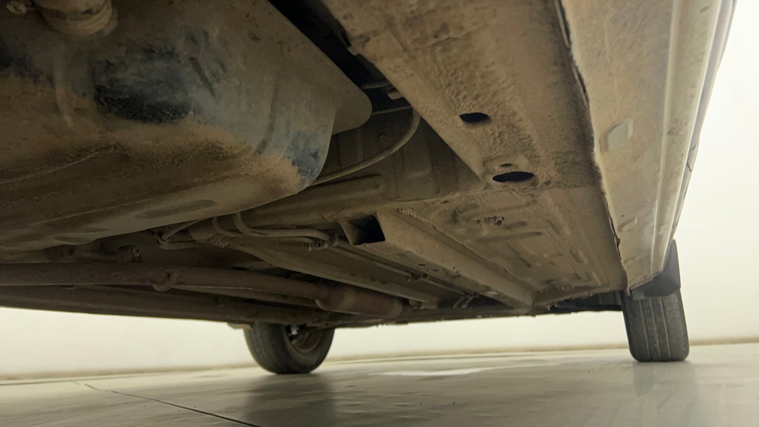 Used 2021 Renault Triber RXZ EASY-R AMT Petrol Automatic extra REAR RIGHT UNDERBODY VIEW