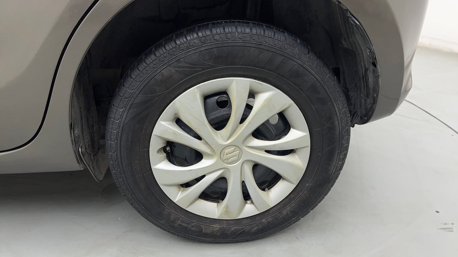 Used 2020 Maruti Suzuki Swift VXi Petrol Manual tyres LEFT REAR TYRE RIM VIEW