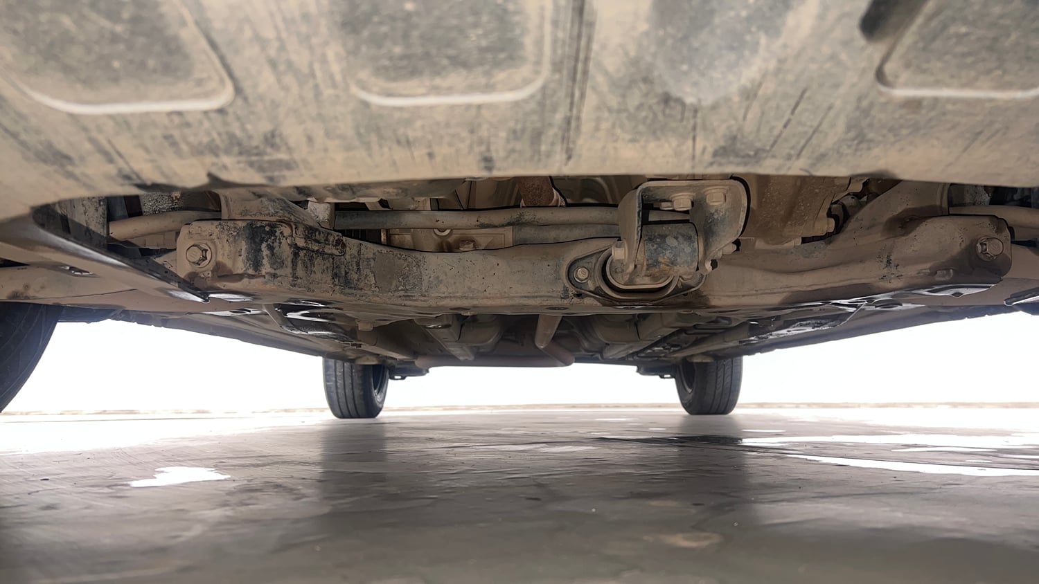 Used 2019 Hyundai Elite i20 Magna Plus 1.2 Petrol Manual extra FRONT LEFT UNDERBODY VIEW