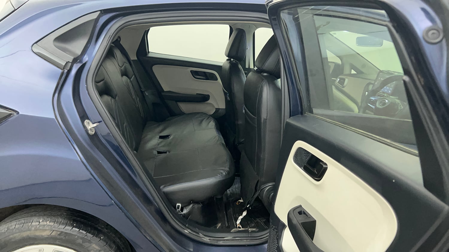 Used 2024 Tata Altroz XM Petrol Petrol Manual interior RIGHT SIDE REAR DOOR CABIN VIEW