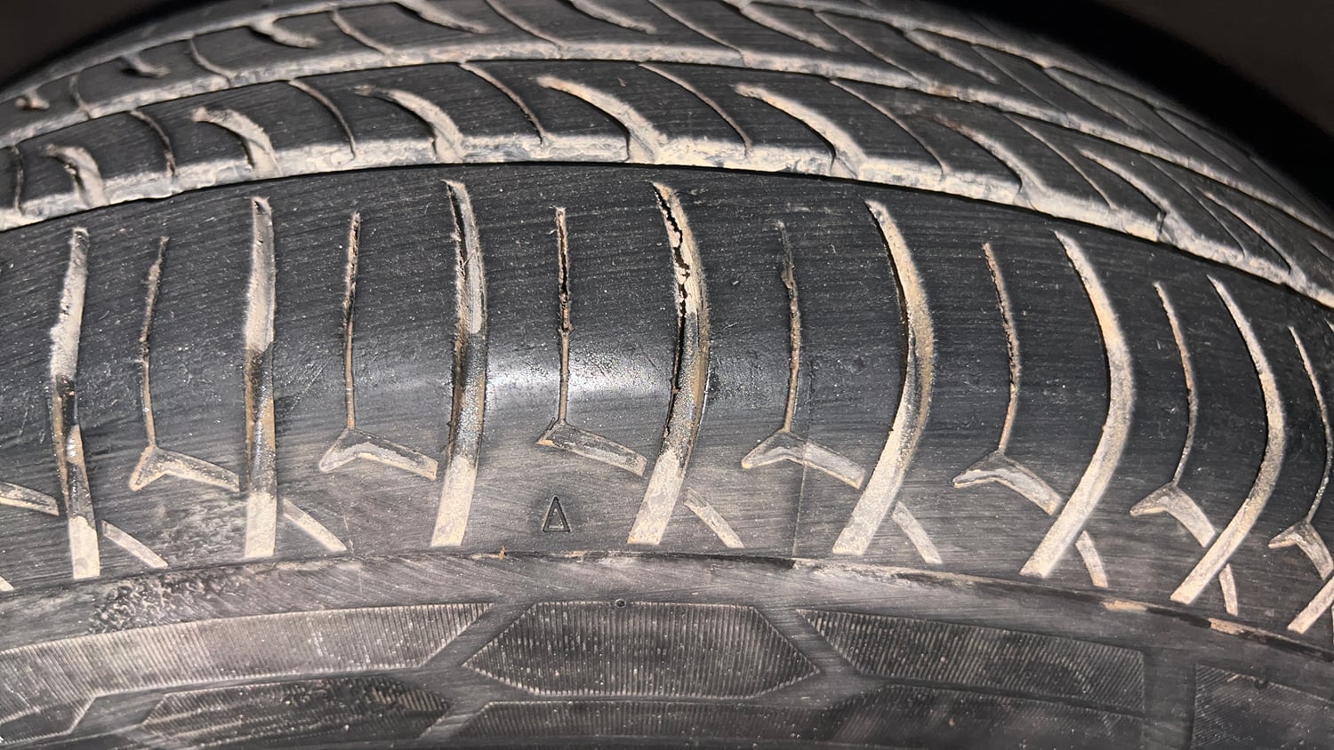 Used 2017 Maruti Suzuki Dzire VXi AMT Petrol Automatic tyres LEFT FRONT TYRE TREAD VIEW