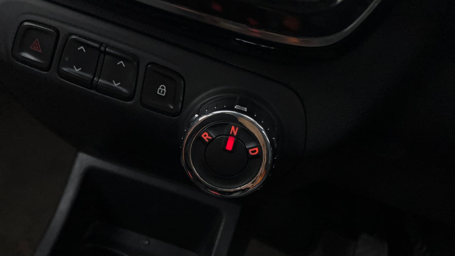 Used 2017 Renault Kwid 1.0 RXL AMT Petrol Automatic interior GEAR  KNOB VIEW