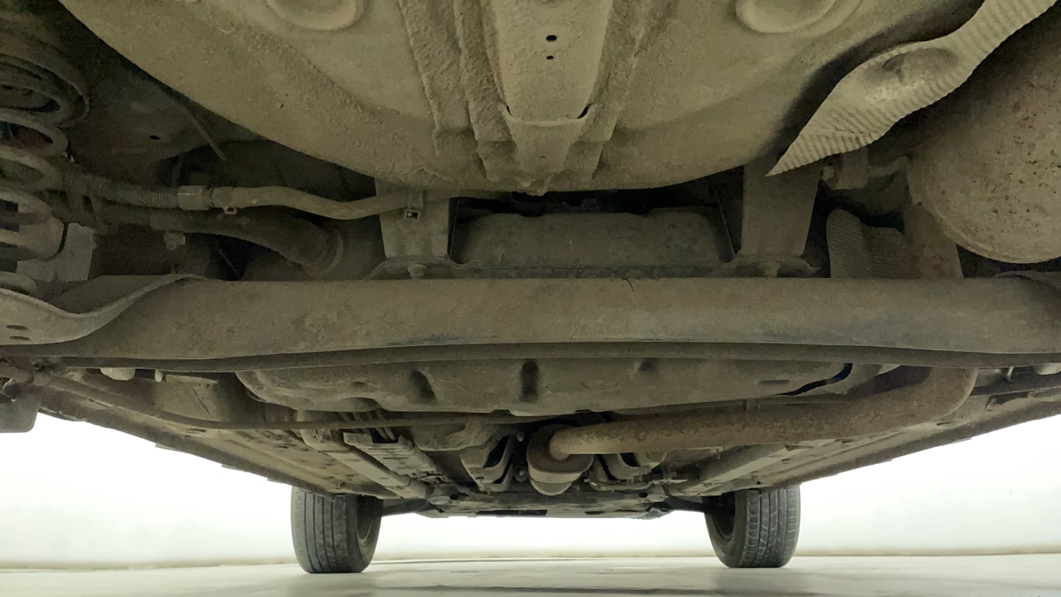 Used 2024 Hyundai Venue SX (O) 1.0 Turbo DCT Petrol Automatic extra REAR UNDERBODY VIEW (TAKEN FROM REAR)