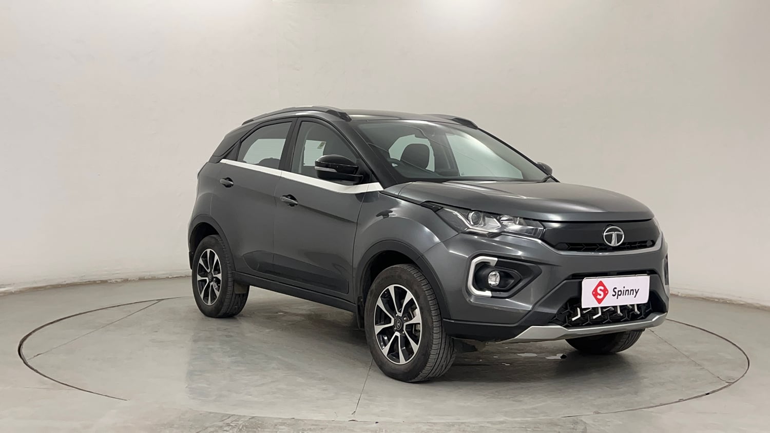Used 2021 Tata Nexon XZA Plus Petrol Automatic exterior RIGHT FRONT CORNER VIEW