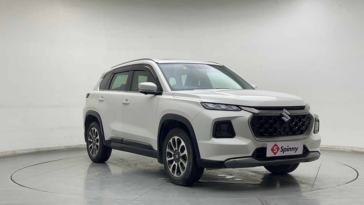 Used 2023 Maruti Suzuki Grand Vitara Alpha Plus Intelligent Hybrid eCVT Hybrid Automatic exterior RIGHT FRONT CORNER VIEW