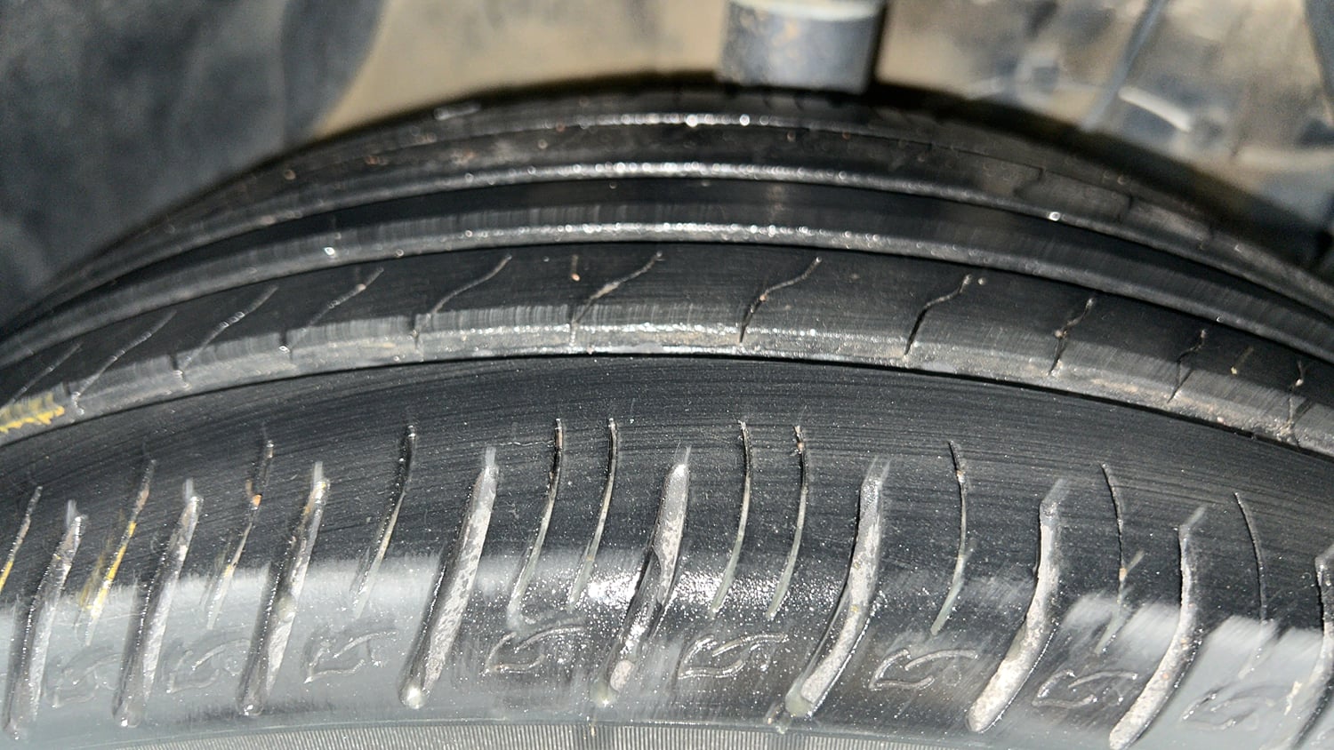 Used 2021 maruti-suzuki Vitara Brezza ZXi Petrol Manual tyres RIGHT FRONT TYRE TREAD VIEW