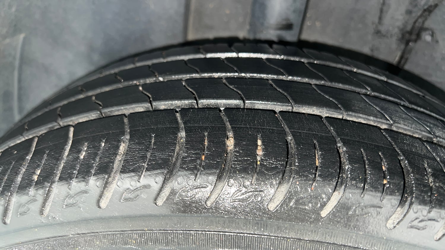 Used 2021 Tata Altroz XZ Plus i-Turbo Petrol Petrol Manual tyres RIGHT REAR TYRE TREAD VIEW