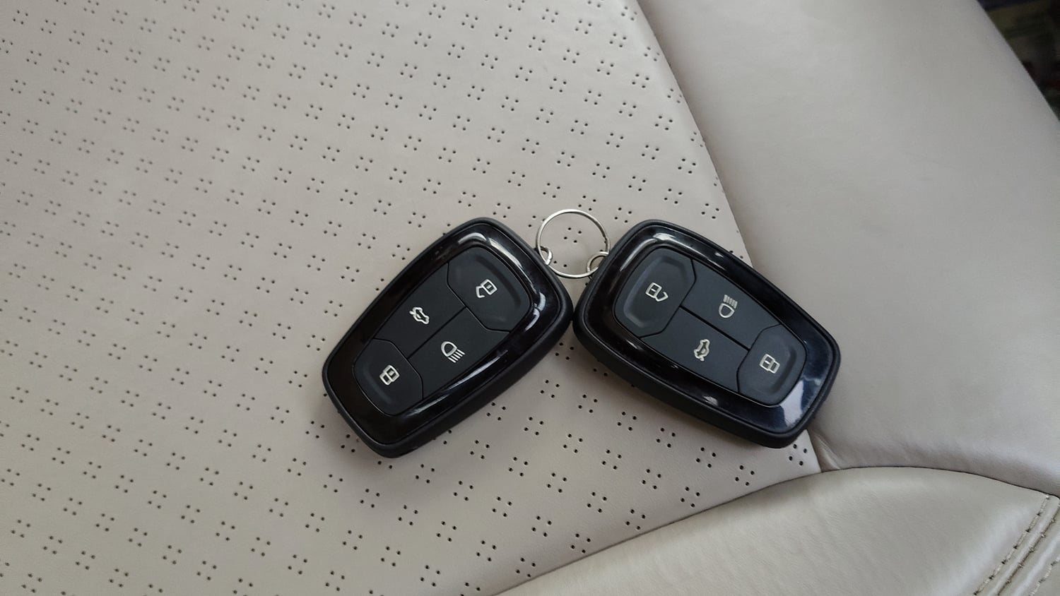 Used 2025 Tata Tigor XZ Plus LUX Petrol Manual extra CAR KEY VIEW