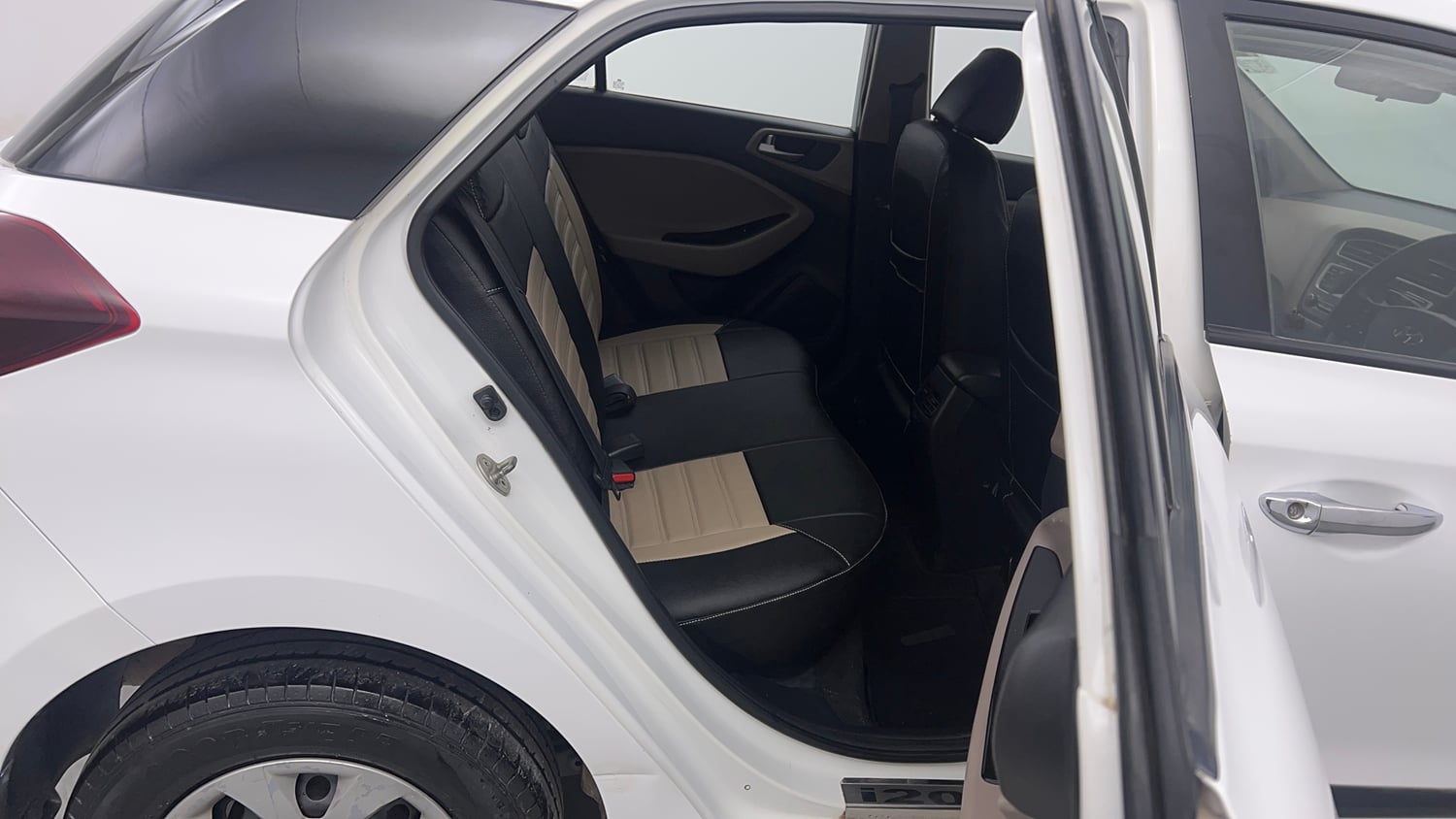 Used 2019 Hyundai Elite i20 Magna Plus 1.2 Petrol Manual interior RIGHT SIDE REAR DOOR CABIN VIEW