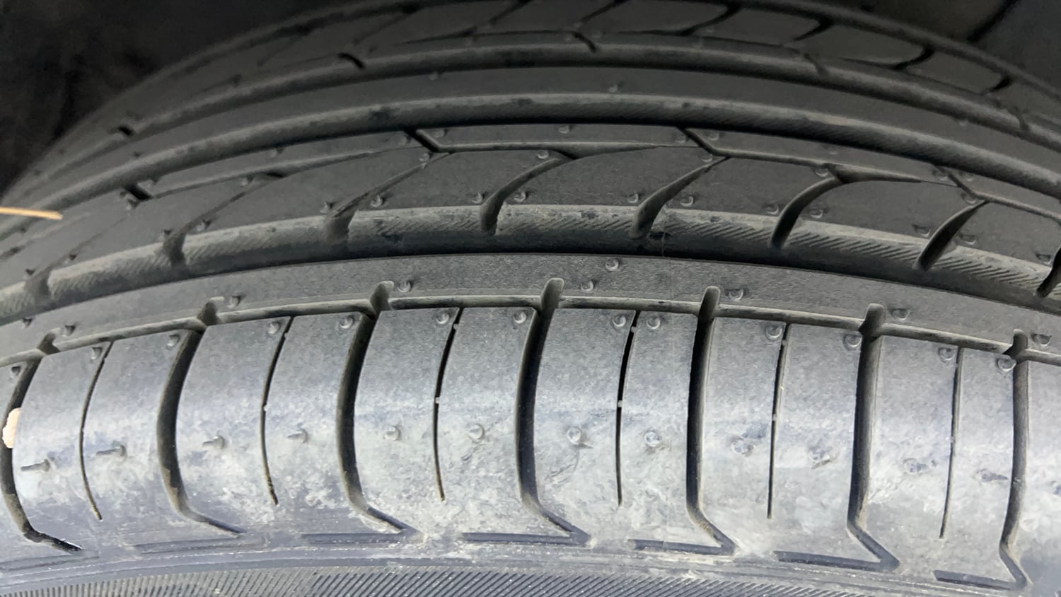 Used 2017 Hyundai Elite i20 Asta 1.2 Petrol Manual tyres RIGHT FRONT TYRE TREAD VIEW