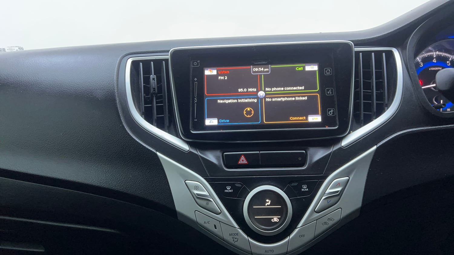 Used 2018 Maruti Suzuki Baleno Alpha 1.2 AT Petrol Automatic interior MUSIC SYSTEM & AC CONTROL VIEW