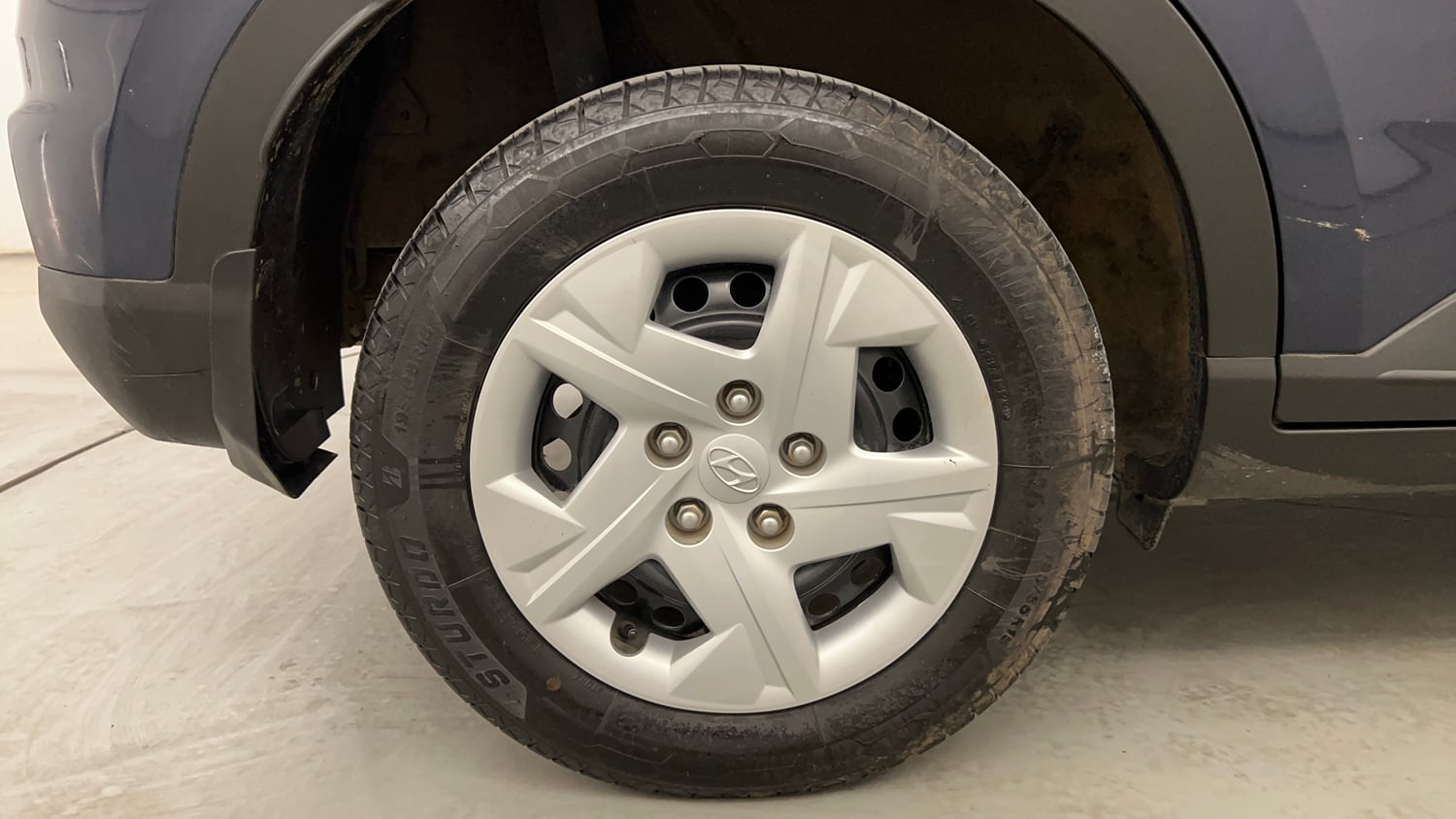 Used 2020 Hyundai Venue S 1.0 Turbo Petrol Manual tyres RIGHT REAR TYRE RIM VIEW