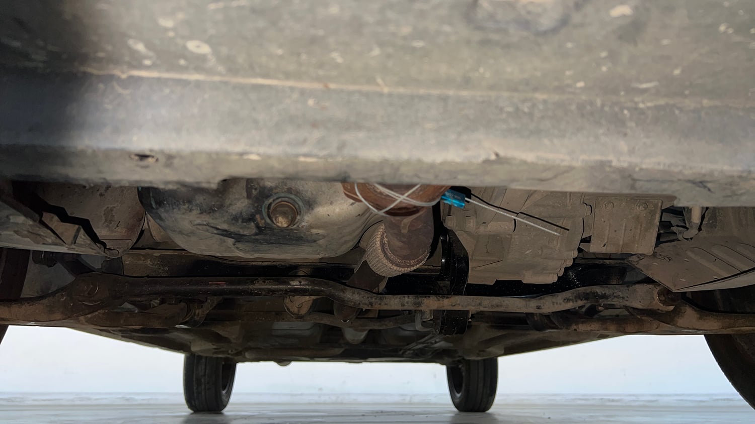 Used 2020 Tata Tiago XZA Plus Petrol Automatic extra FRONT LEFT UNDERBODY VIEW