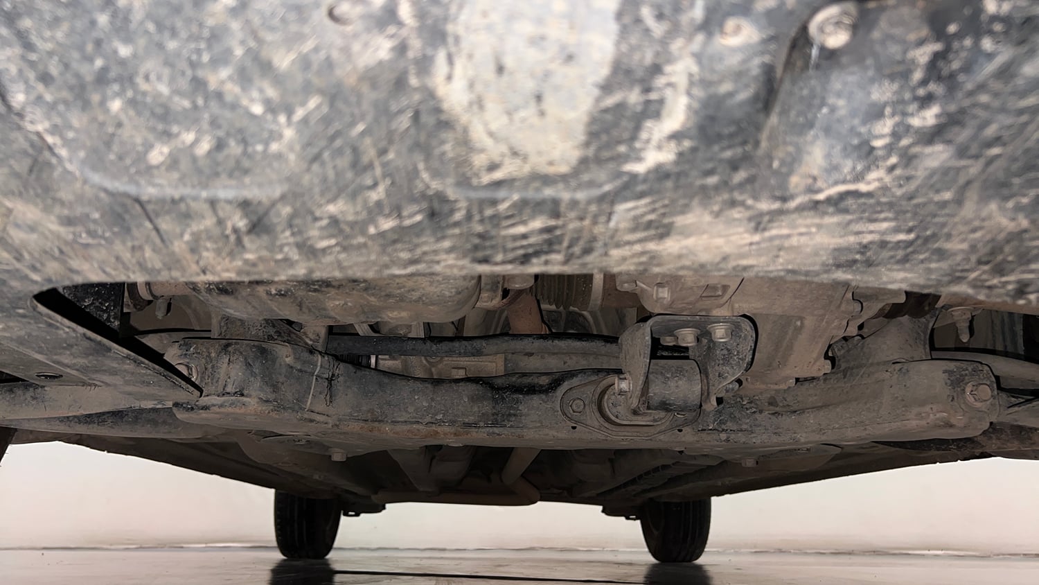 Used 2017 Hyundai Elite i20 Sportz 1.2 Petrol Manual extra FRONT LEFT UNDERBODY VIEW