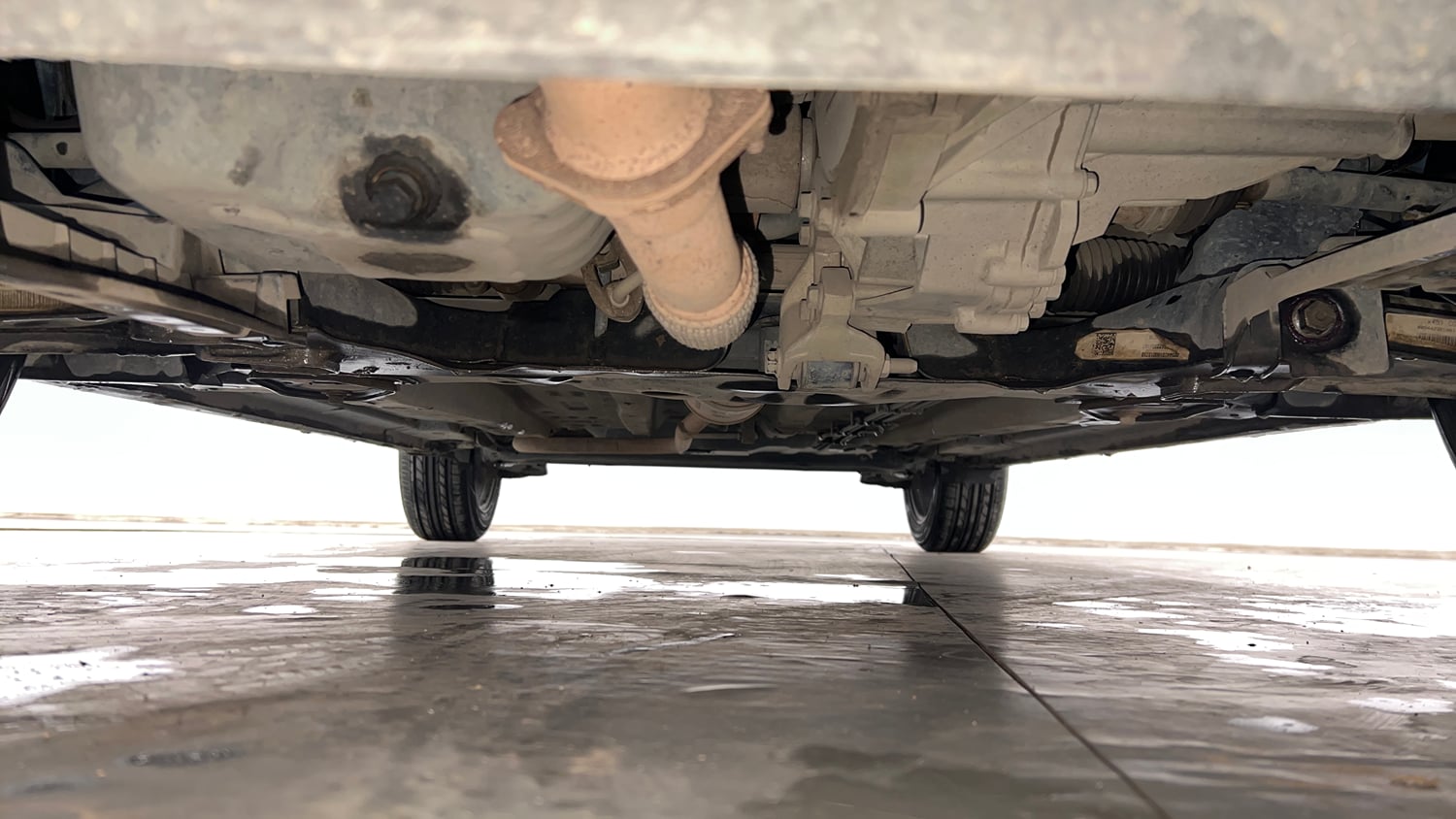 Used 2022 Tata Altroz XZ Plus Petrol Dark Edition Petrol Manual extra FRONT LEFT UNDERBODY VIEW
