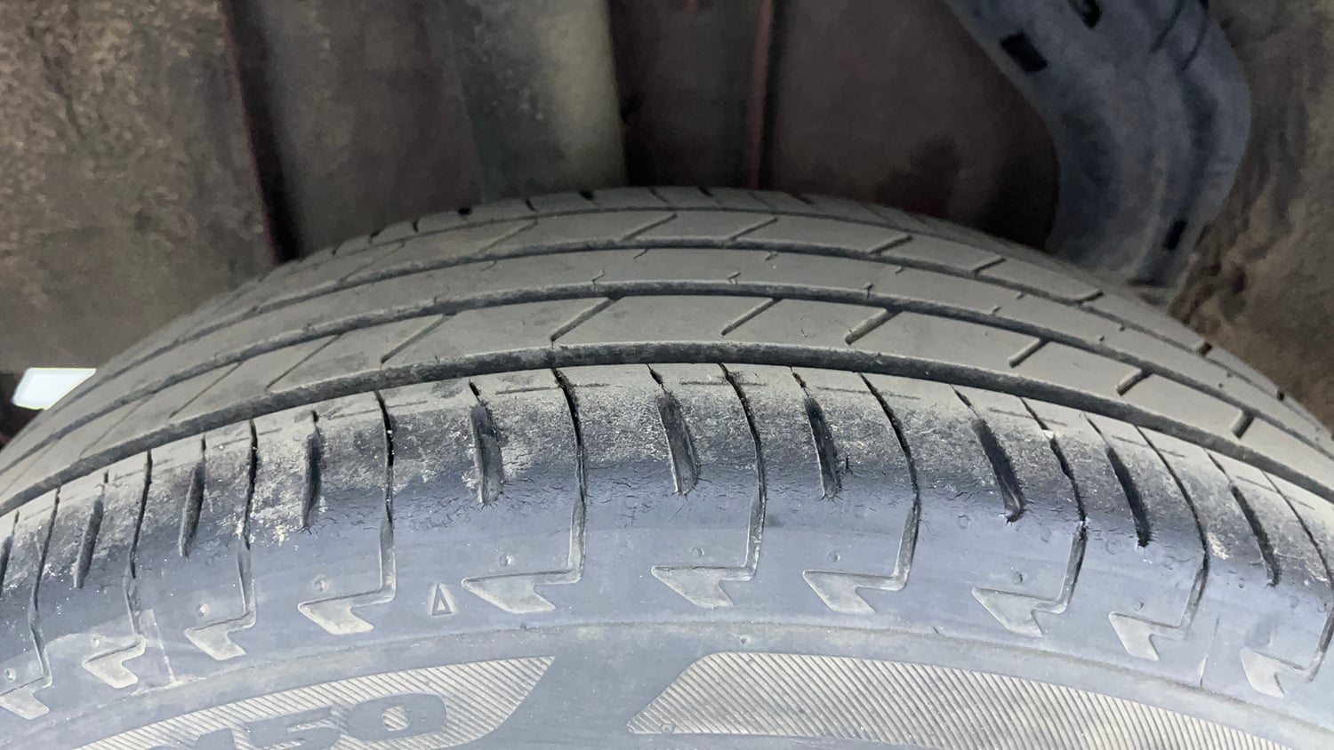 Used 2021 Renault Kiger RXZ Turbo CVT Dual Tone Petrol Automatic tyres RIGHT REAR TYRE TREAD VIEW