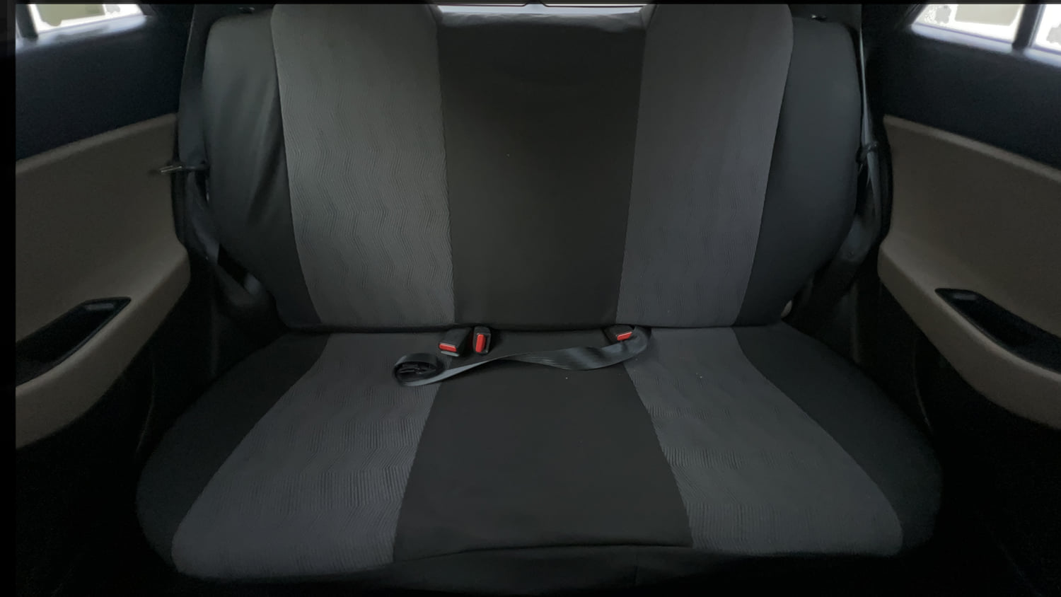 Used 2017 Hyundai Elite i20 Sportz 1.2 Petrol Manual interior REAR SEAT CONDITION VIEW