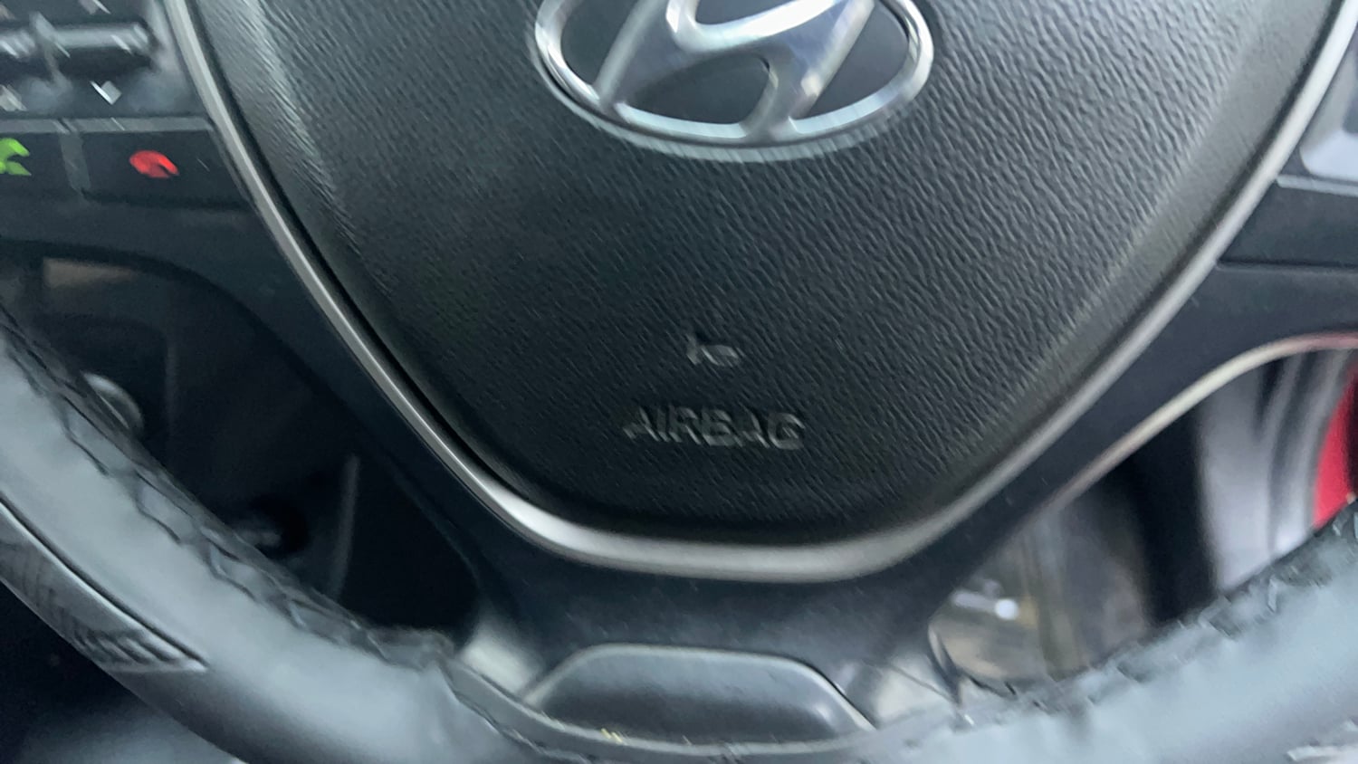 Used 2015 Hyundai Elite i20 Asta 1.2 Petrol Manual top_features Airbags