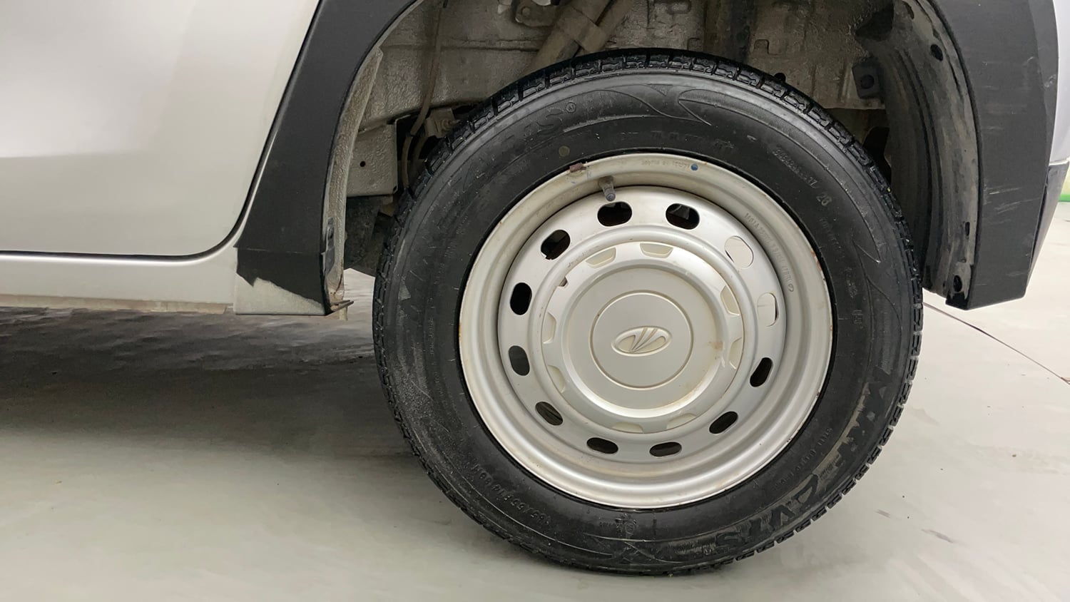 Used 2018 Mahindra KUV100 NXT K2 6 STR Petrol Manual tyres LEFT REAR TYRE RIM VIEW