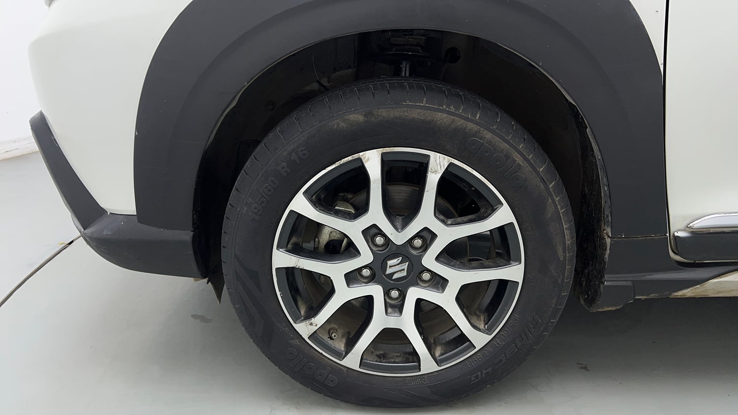 Used 2022 Maruti Suzuki XL6 Alpha Plus MT Petrol Petrol Manual tyres LEFT FRONT TYRE RIM VIEW