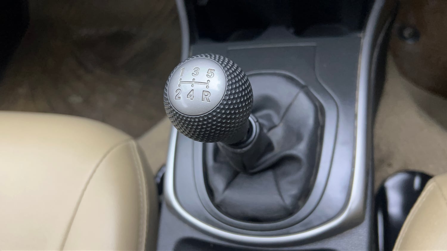 Used 2015 Honda City V Petrol Manual interior GEAR  KNOB VIEW