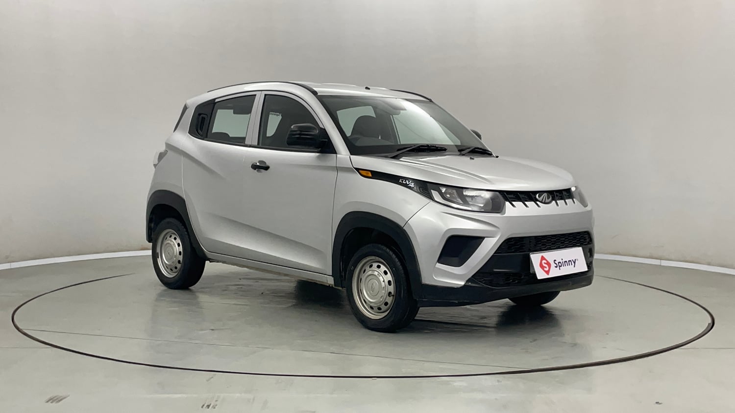 Used 2018 Mahindra KUV100 NXT K2 6 STR Petrol Manual exterior RIGHT FRONT CORNER VIEW