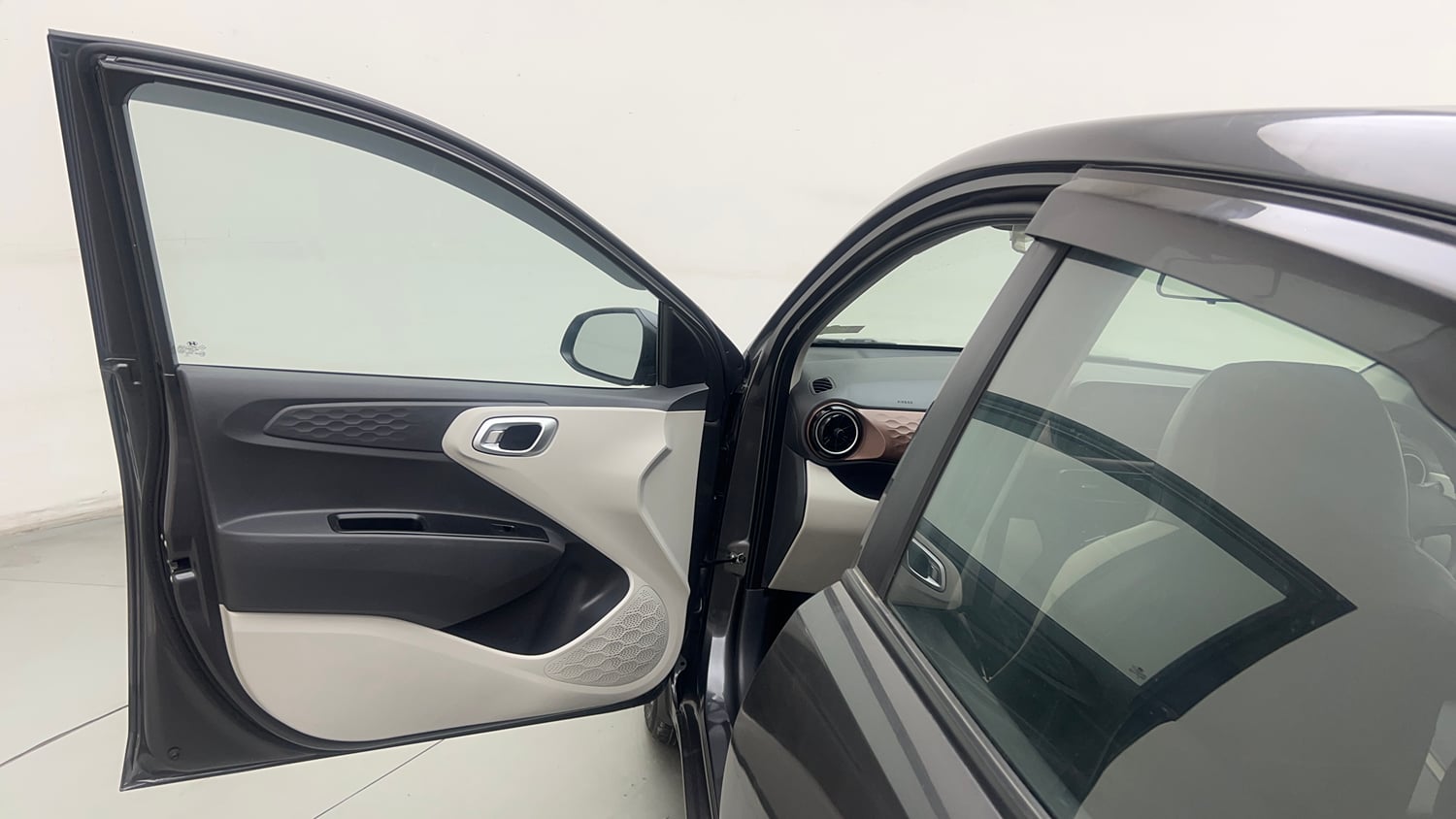 Used 2023 Hyundai Aura SX 1.2 Petrol Petrol Manual interior LEFT FRONT DOOR OPEN VIEW