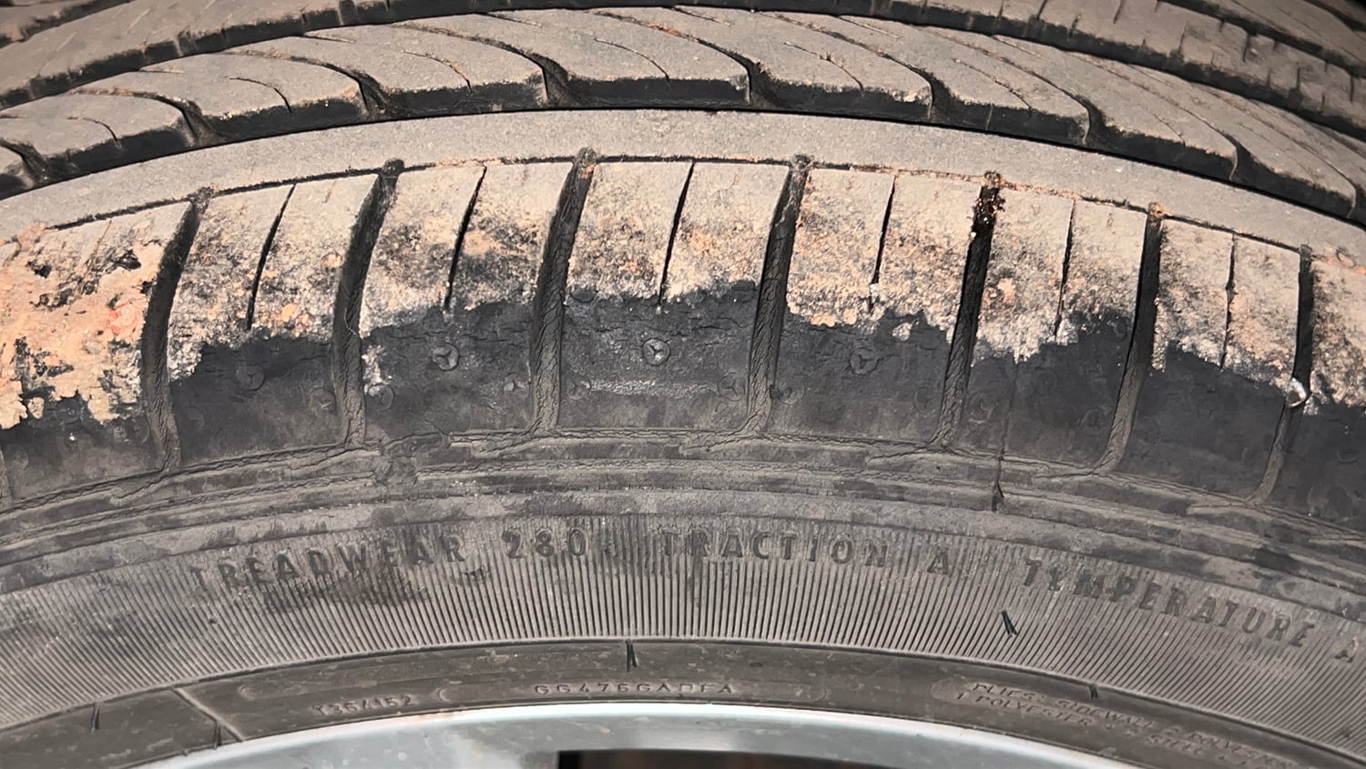 Used 2018 Volkswagen Ameo Highline1.2L Plus (P) 16 Alloy Petrol Manual tyres RIGHT REAR TYRE TREAD VIEW