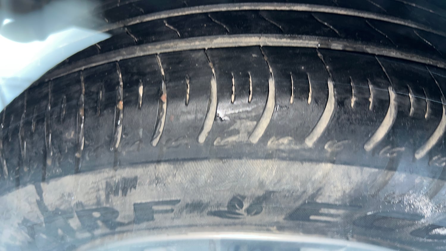 Used 2024 Maruti Suzuki Swift VXi (O) AMT Petrol Automatic tyres RIGHT REAR TYRE TREAD VIEW
