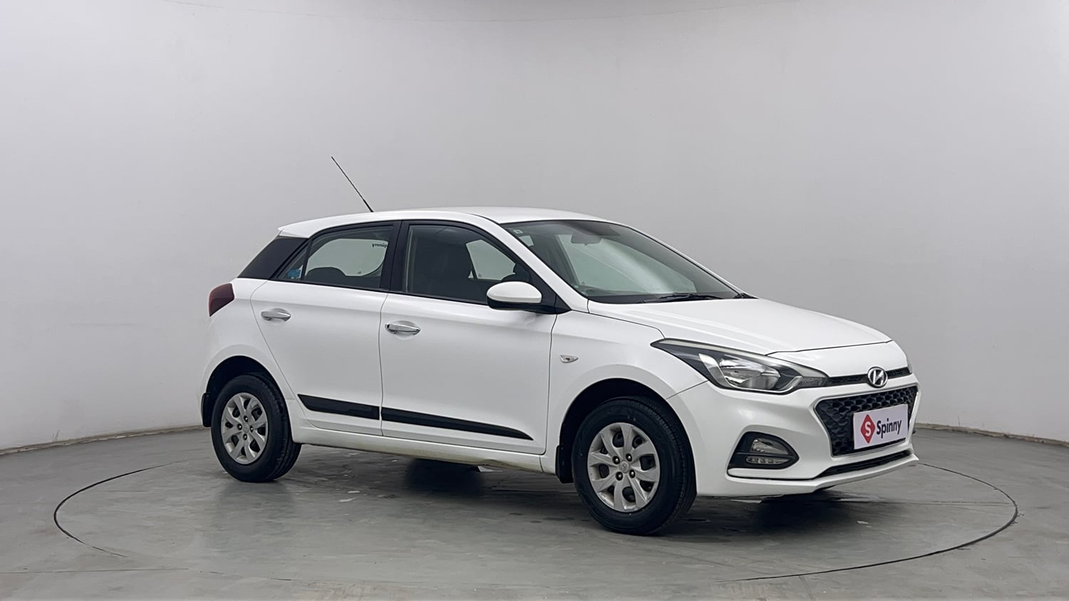 Used 2019 Hyundai Elite i20 Magna Plus 1.2 Petrol Manual exterior RIGHT FRONT CORNER VIEW