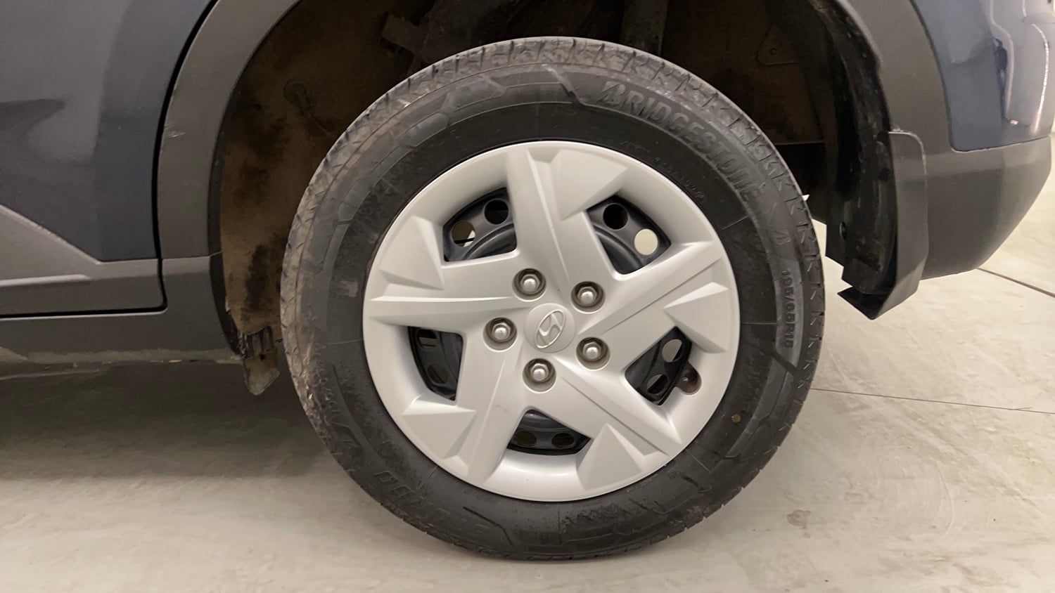 Used 2020 Hyundai Venue S 1.0 Turbo Petrol Manual tyres LEFT REAR TYRE RIM VIEW