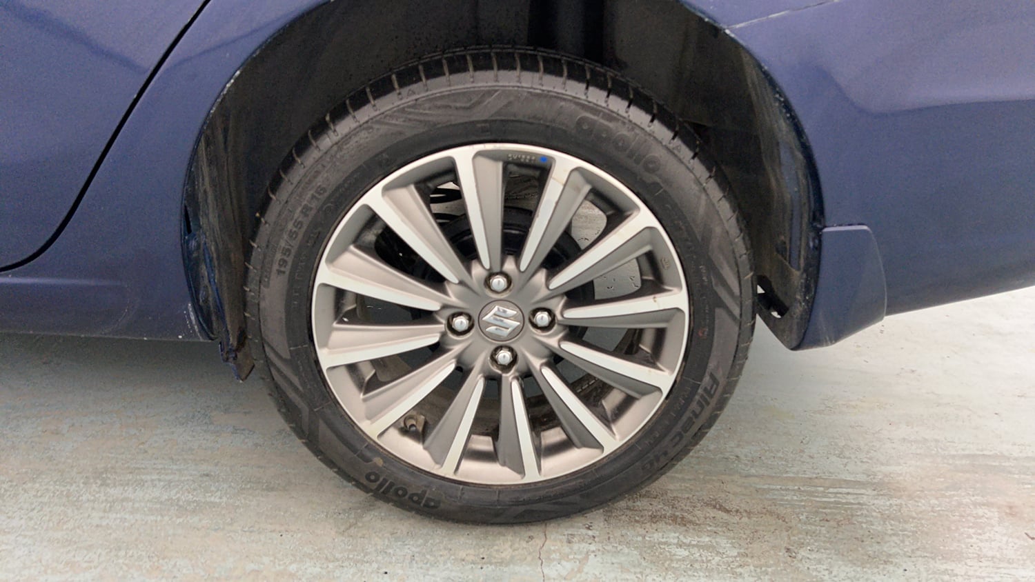 Used 2019 Maruti Suzuki Ciaz Alpha Hybrid 1.5 Petrol Manual tyres LEFT REAR TYRE RIM VIEW