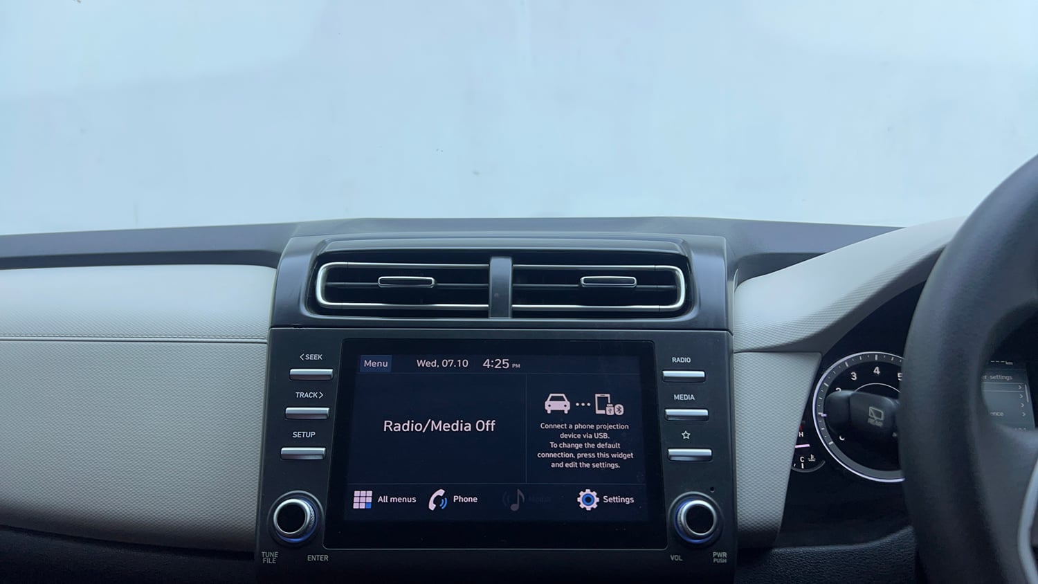 Used 2021 Hyundai Creta S 1.5 Petrol Petrol Manual top_features Touch screen infotainment system