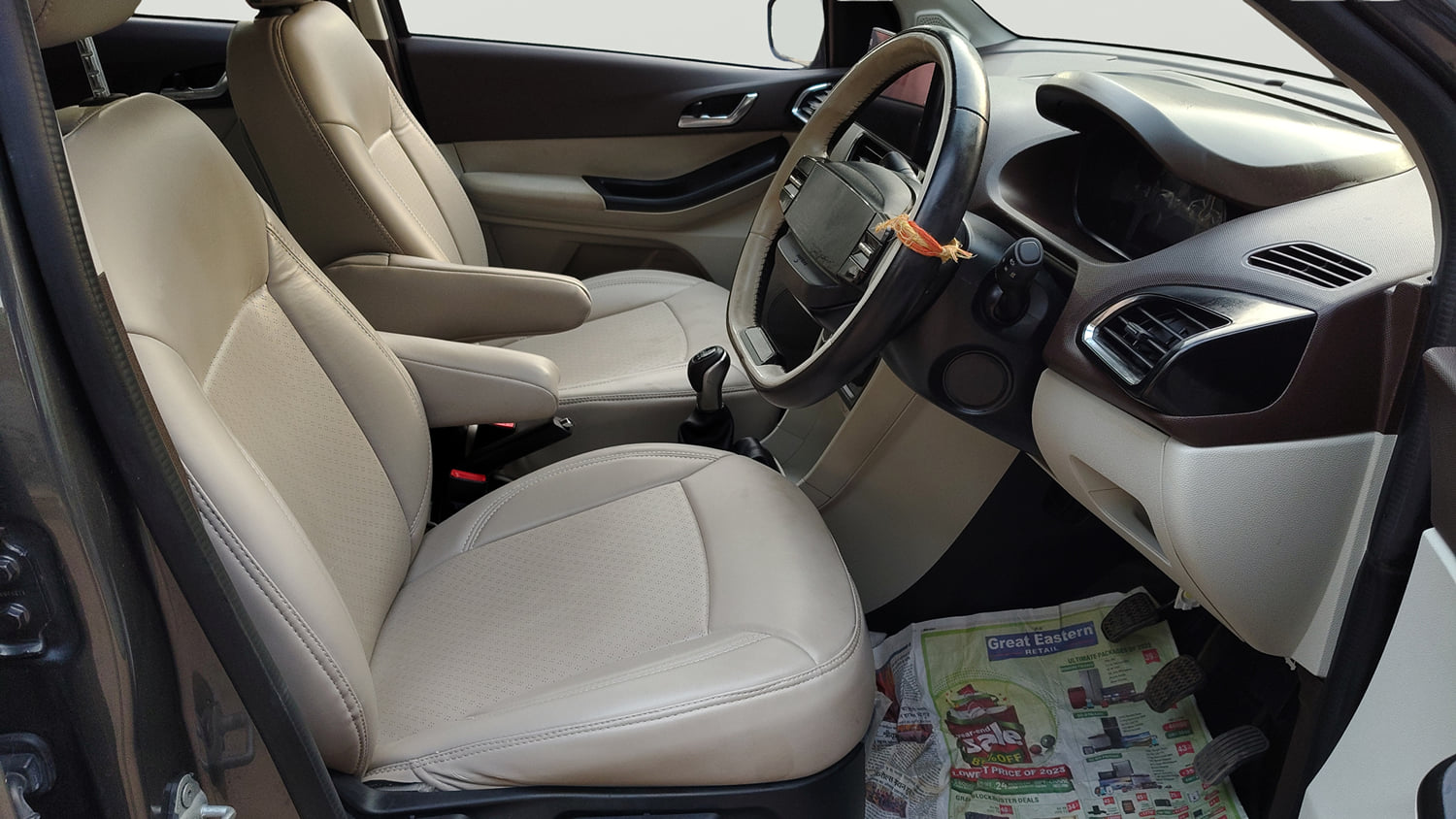 Used 2025 Tata Tigor XZ Plus LUX Petrol Manual interior RIGHT SIDE FRONT DOOR CABIN VIEW